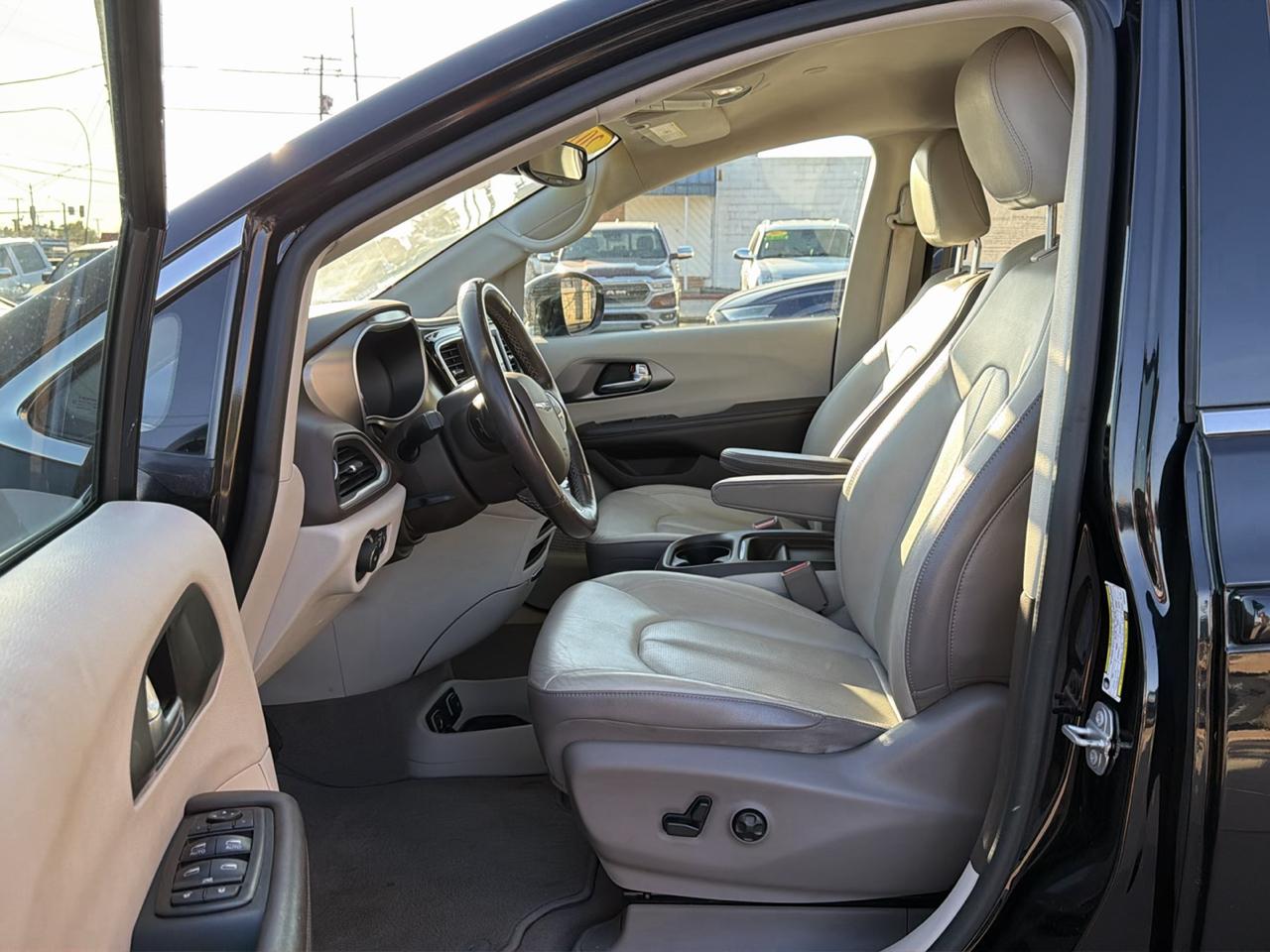 Chrysler Pacifica Touring L FWD 2019