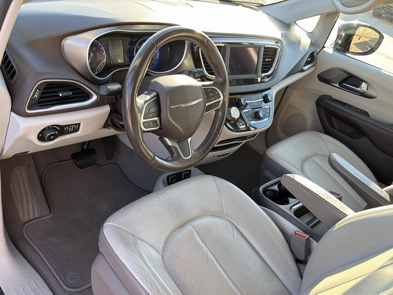 Chrysler Pacifica Touring L FWD 2019