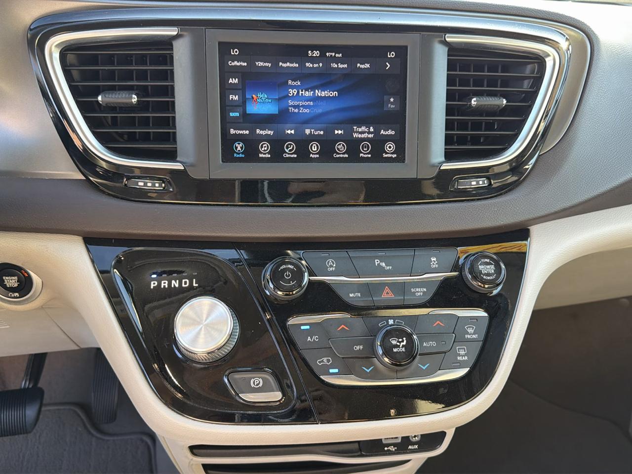 Chrysler Pacifica Touring L FWD 2019