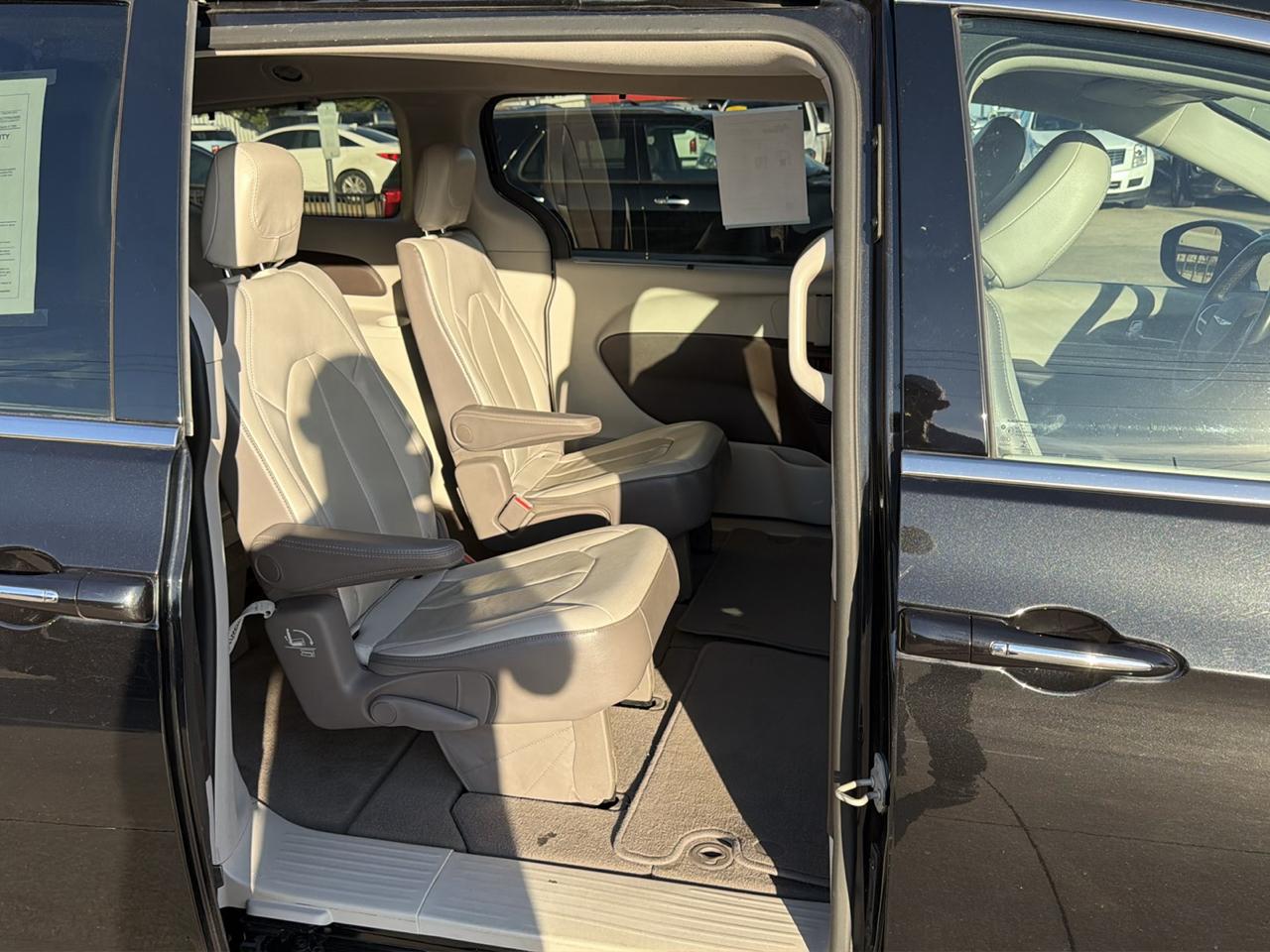 Chrysler Pacifica Touring L FWD 2019