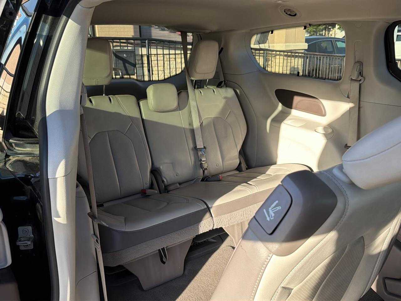 Chrysler Pacifica Touring L FWD 2019