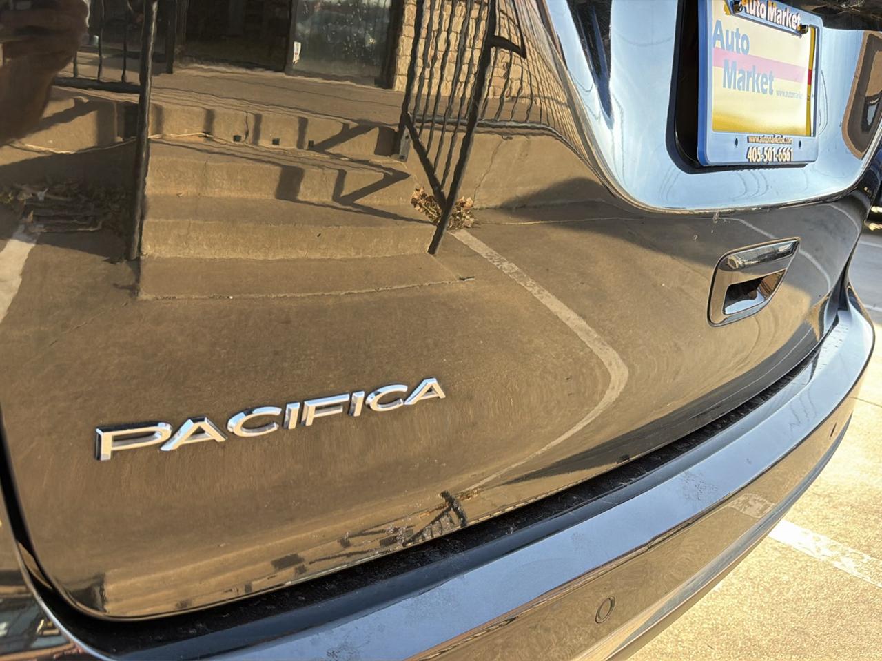 Chrysler Pacifica Touring L FWD 2019