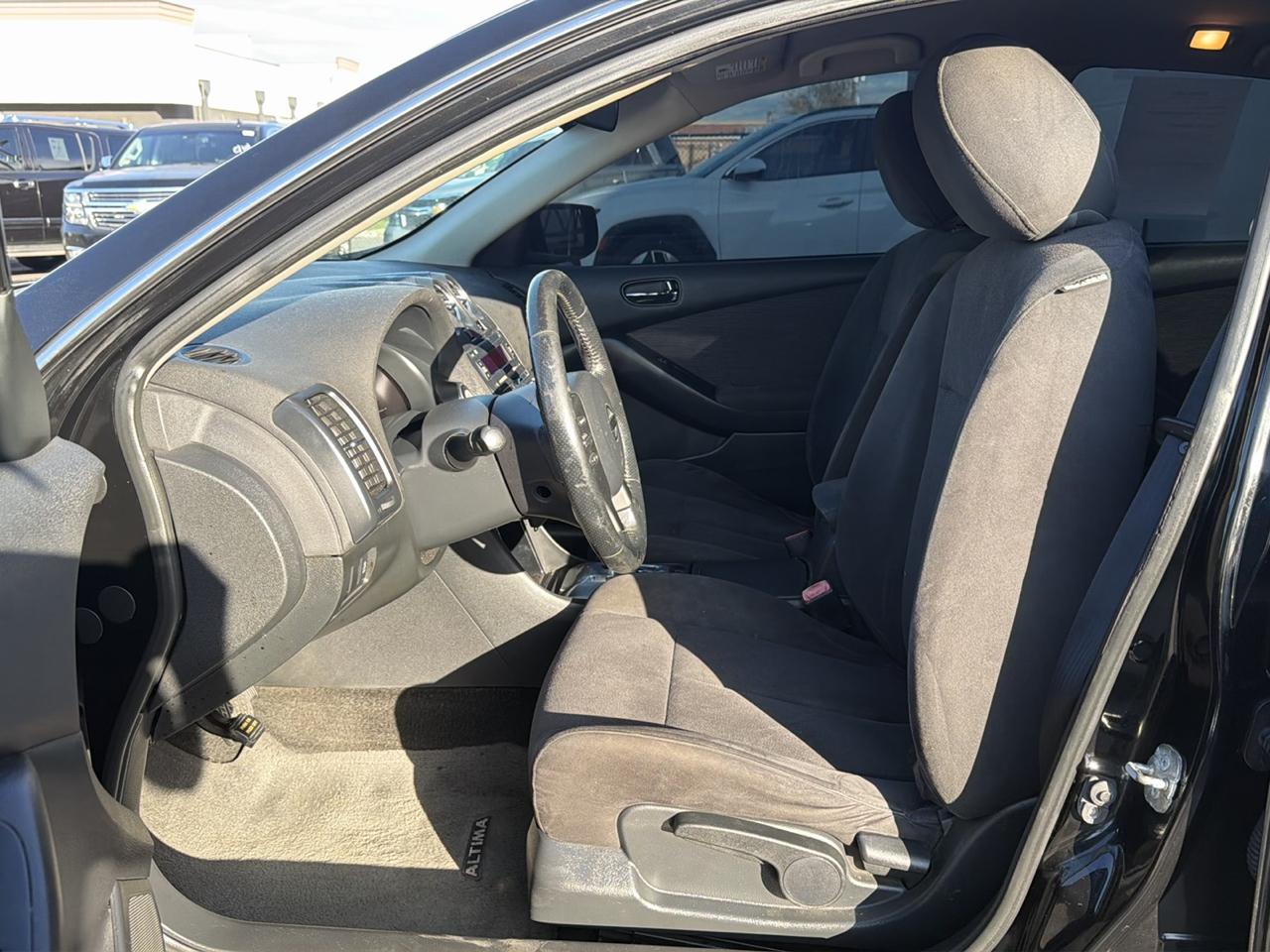 Nissan Altima 4dr Sdn I4 CVT 2.5 S 2012