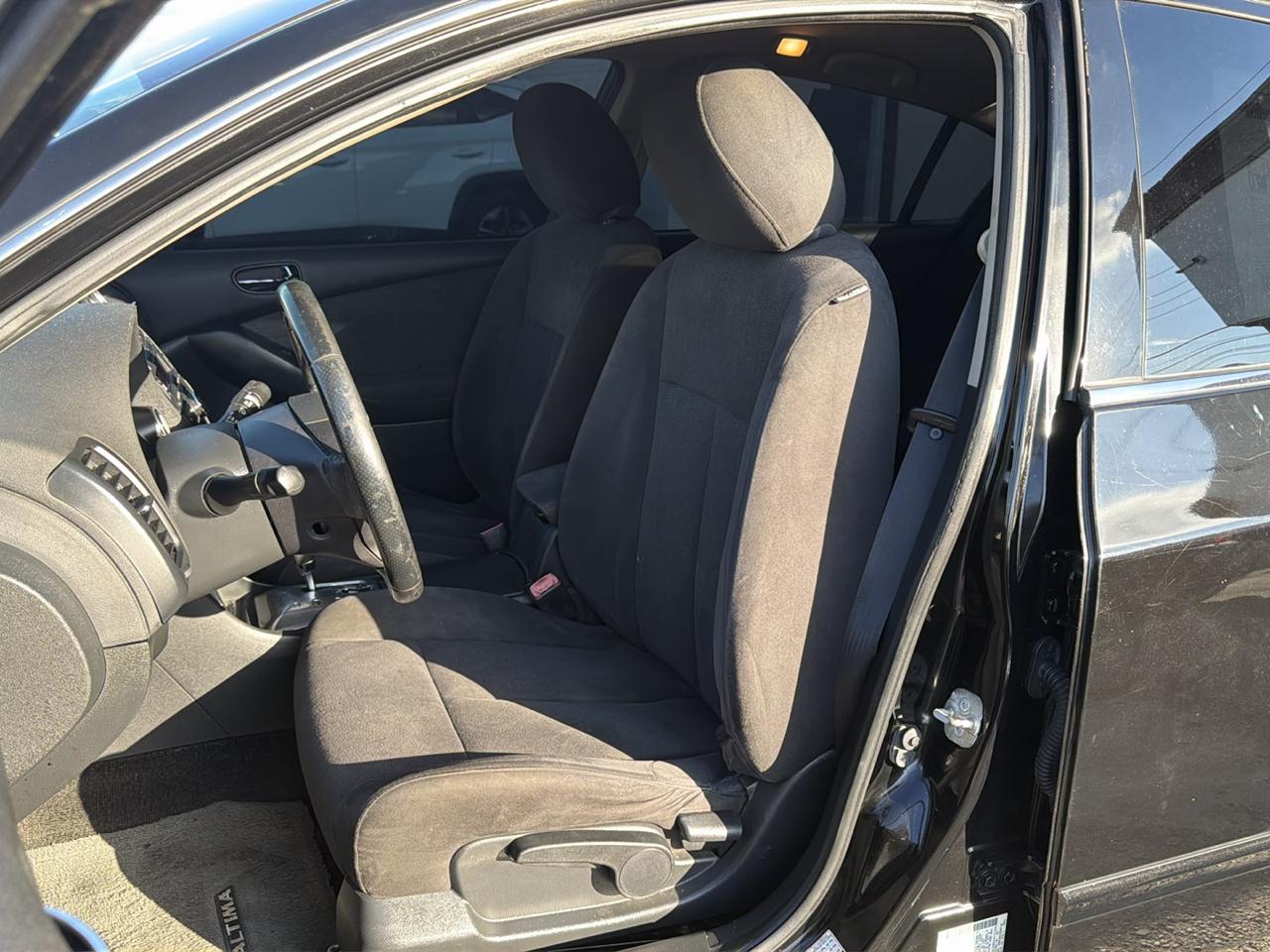 Nissan Altima 4dr Sdn I4 CVT 2.5 S 2012