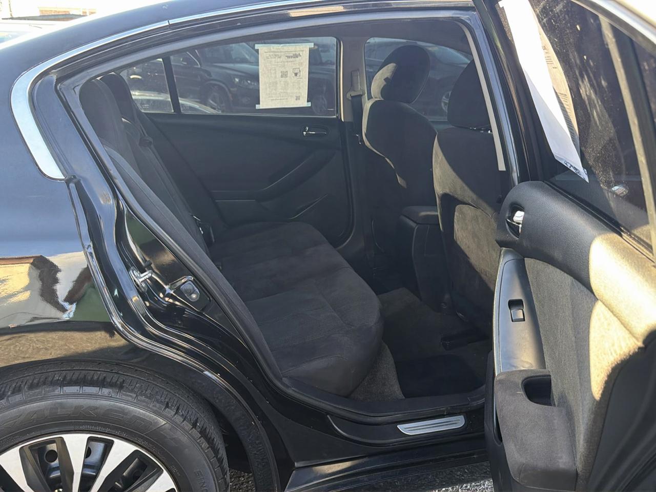 Nissan Altima 4dr Sdn I4 CVT 2.5 S 2012