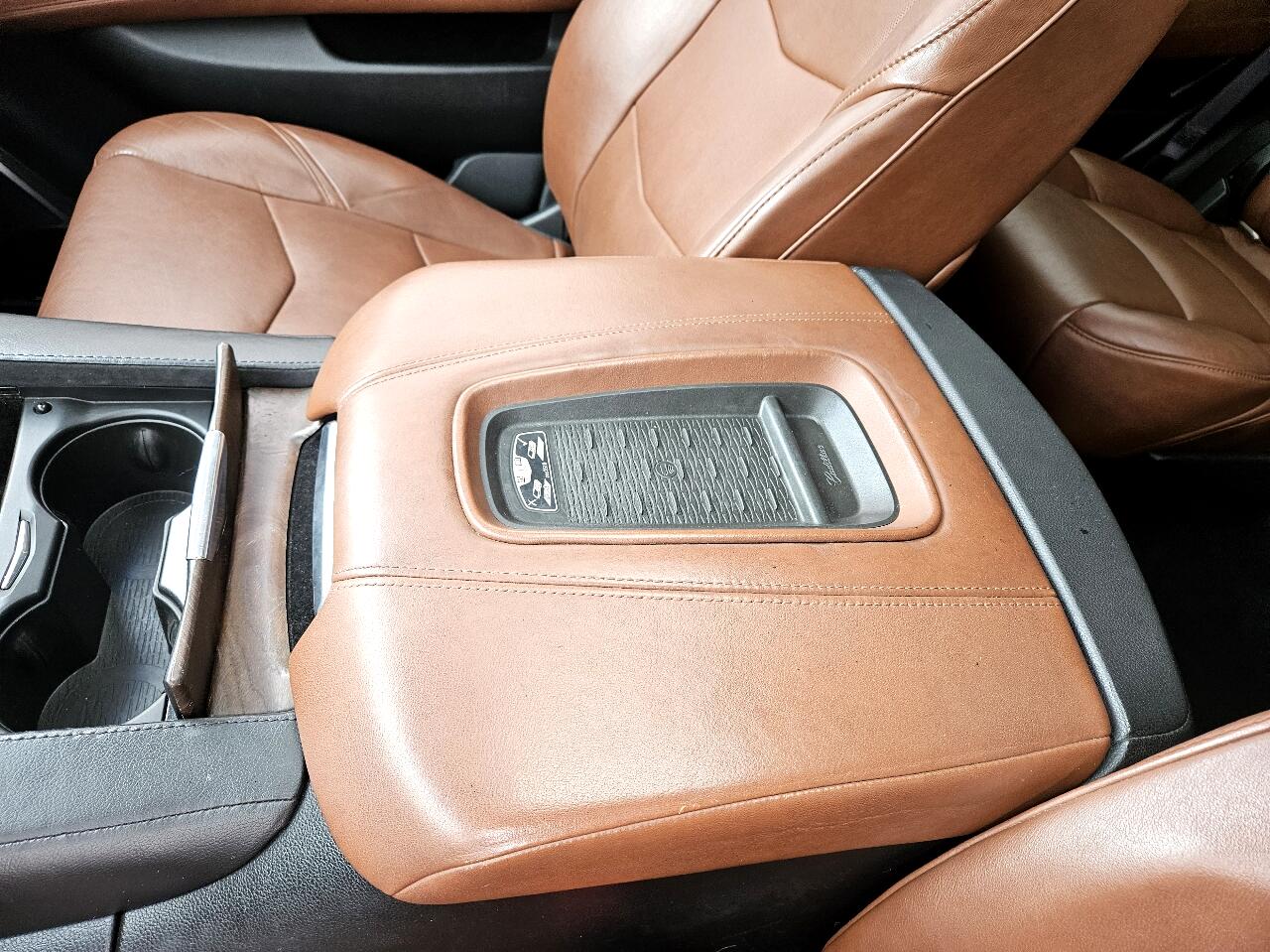 2016 Cadillac Escalade Luxury 4WD 23