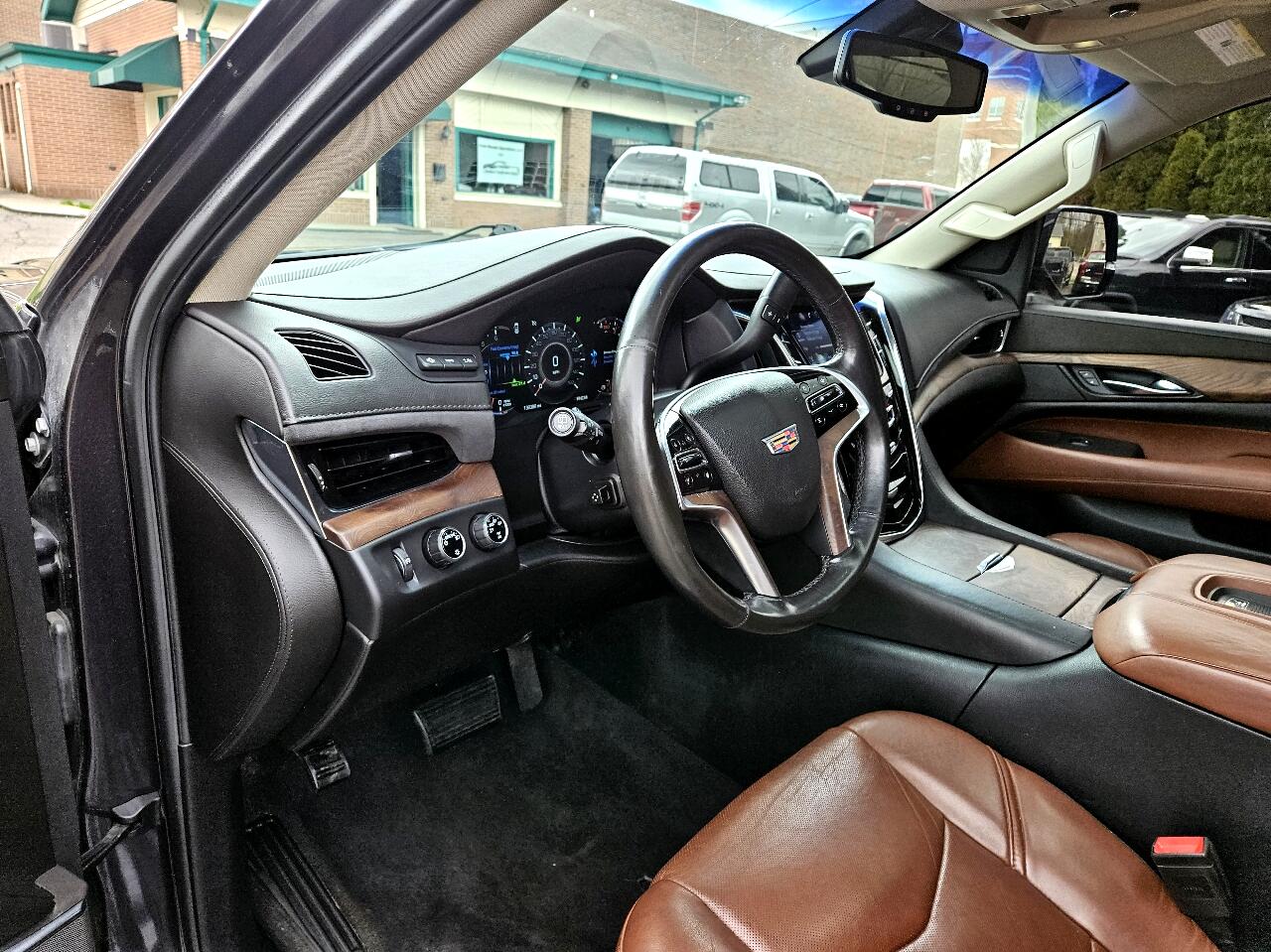 2016 Cadillac Escalade Luxury 4WD 27