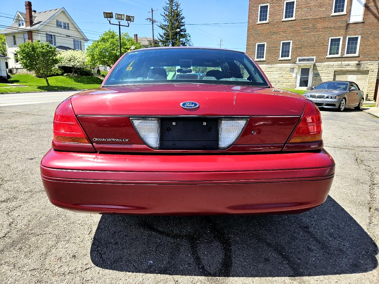 2003 Ford Crown Victoria LX 8