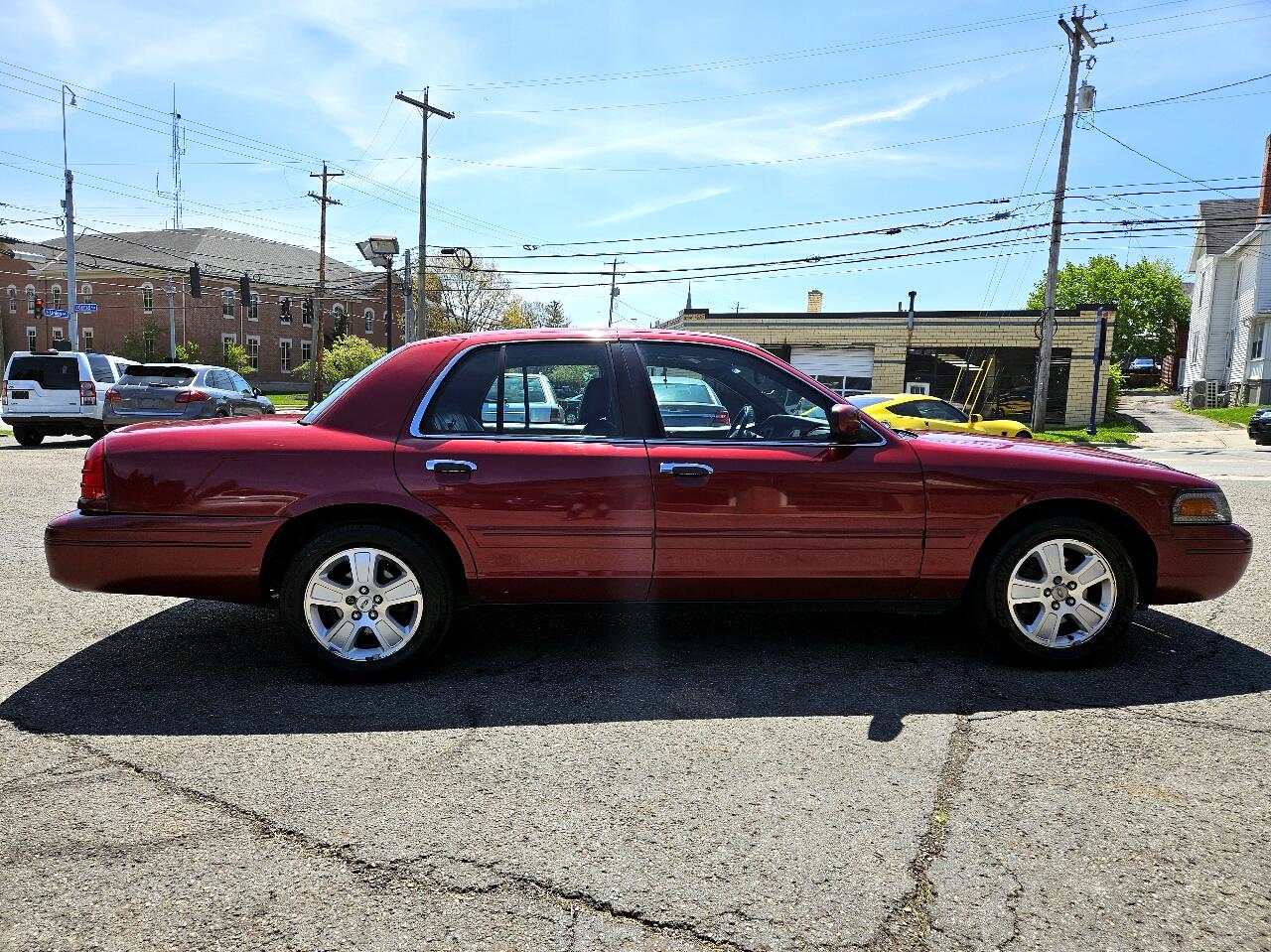 2003 Ford Crown Victoria LX 10