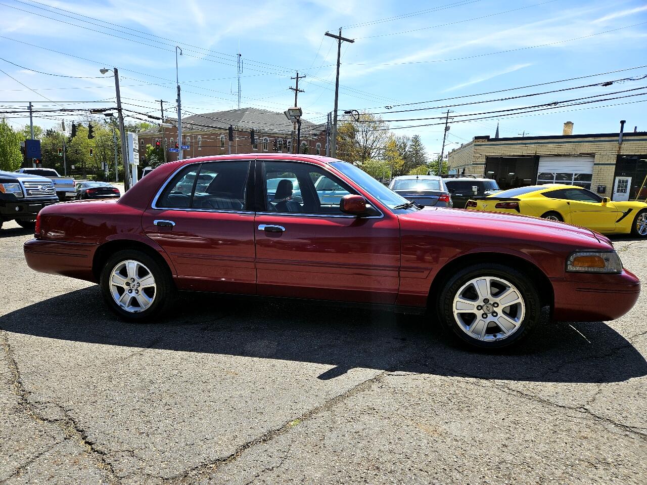 2003 Ford Crown Victoria LX 13