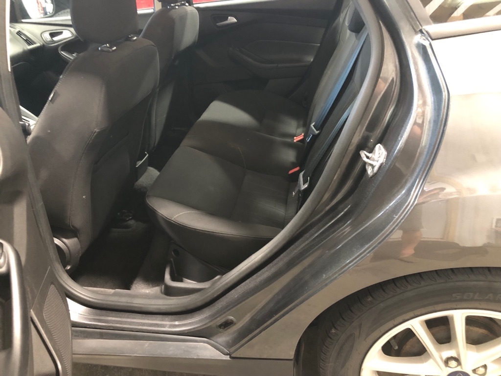 Ford Focus 4dr Sdn SE 2016