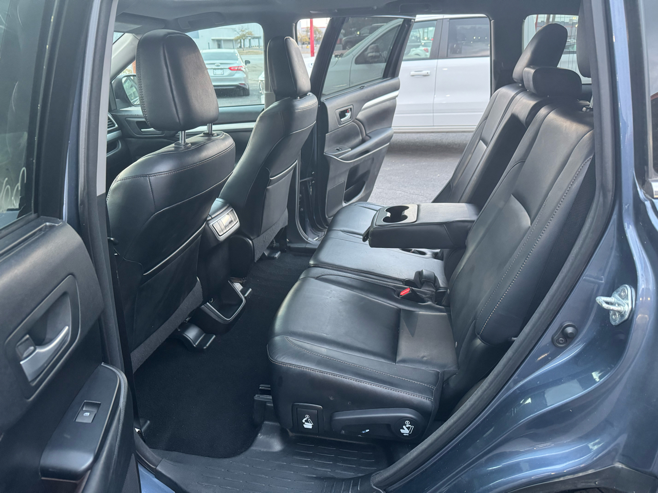 Toyota Highlander XLE AWD V6 2016