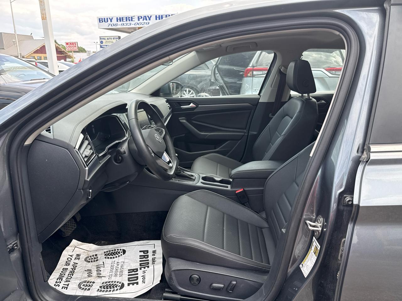 Volkswagen Jetta SE 4D Sedan 2024
