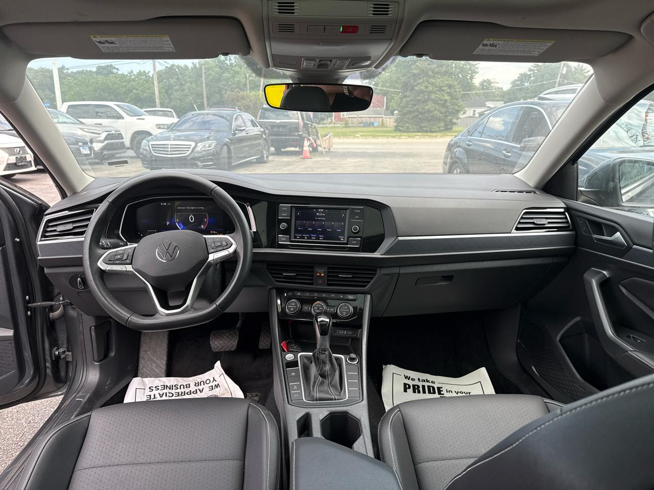Volkswagen Jetta SE 4D Sedan 2024
