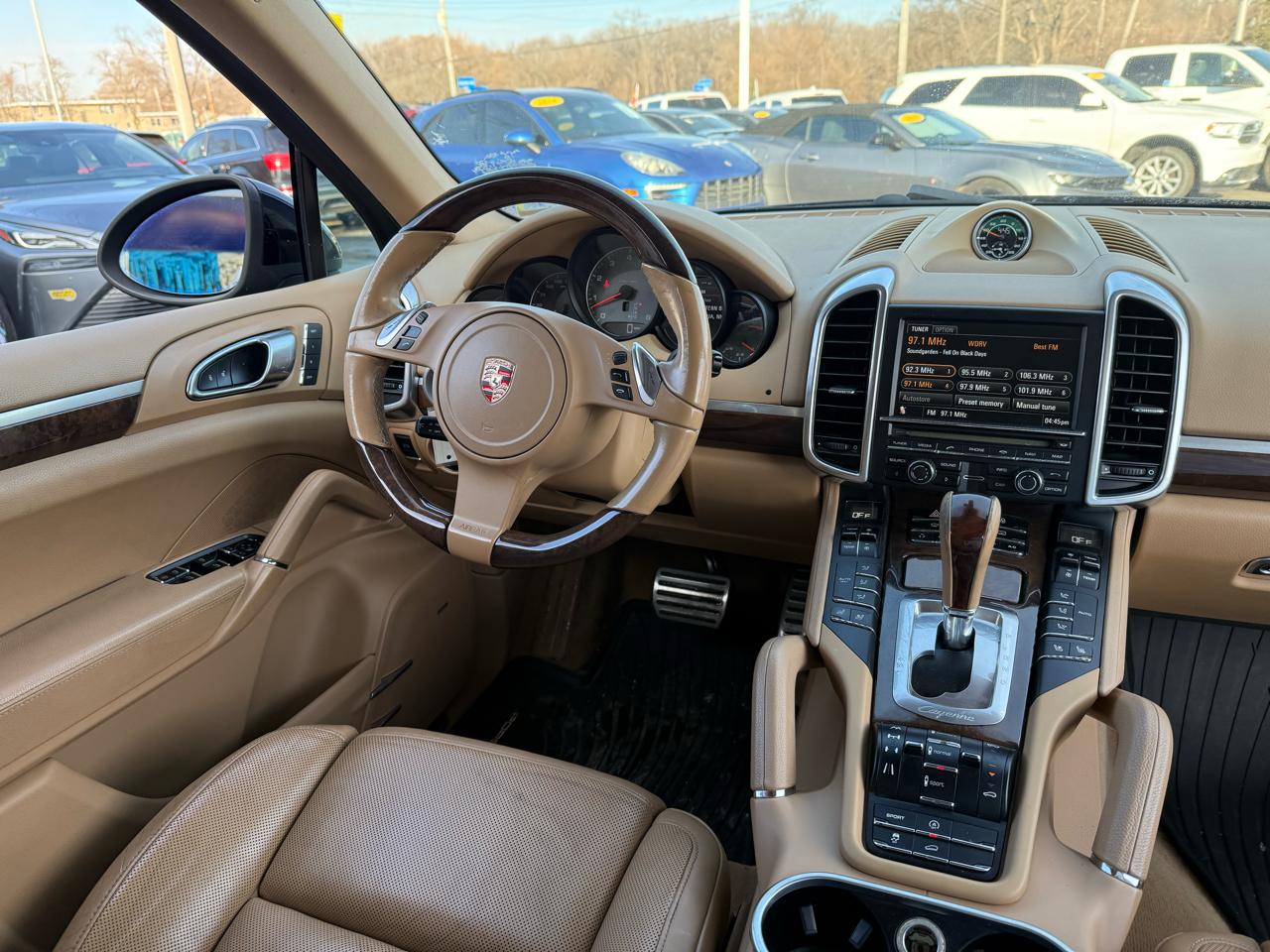 Porsche Cayenne  2012