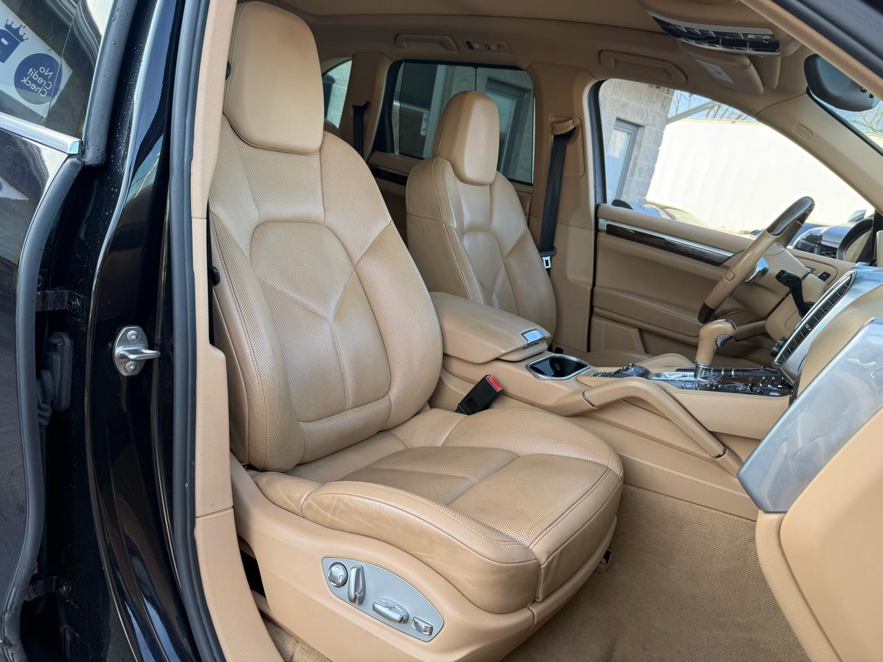 Porsche Cayenne  2012