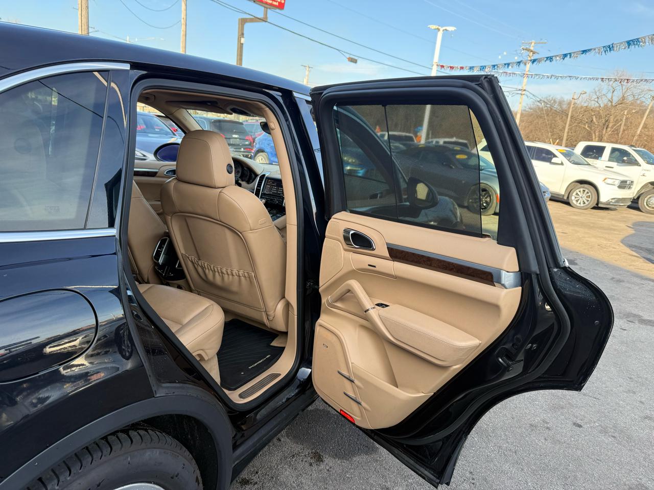 Porsche Cayenne  2012