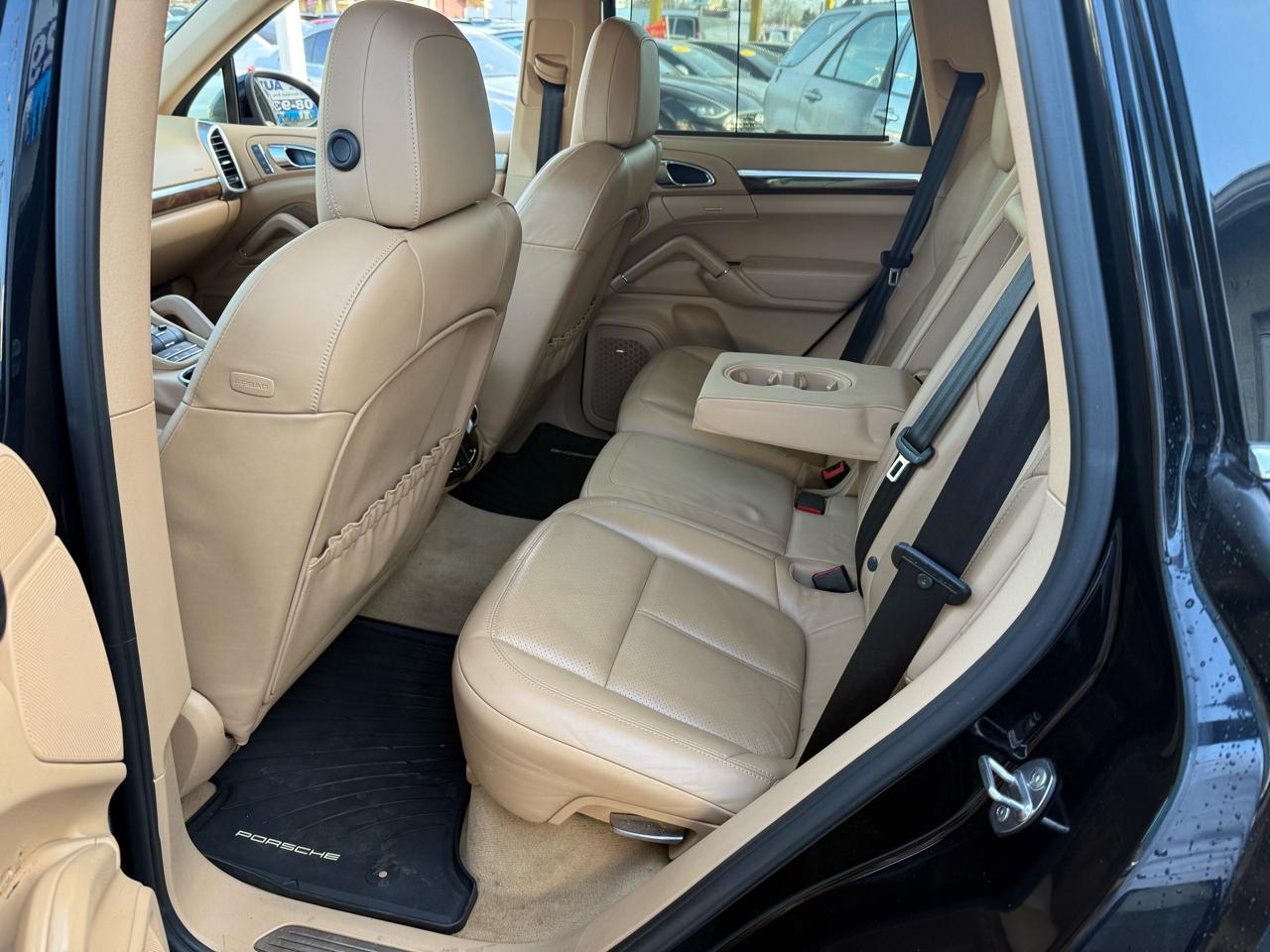 Porsche Cayenne  2012