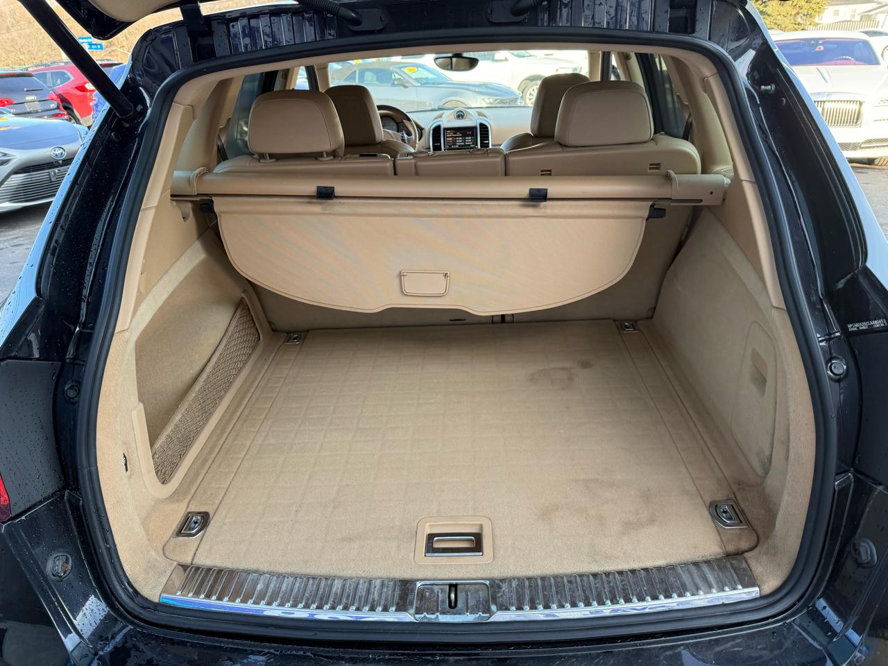 Porsche Cayenne  2012