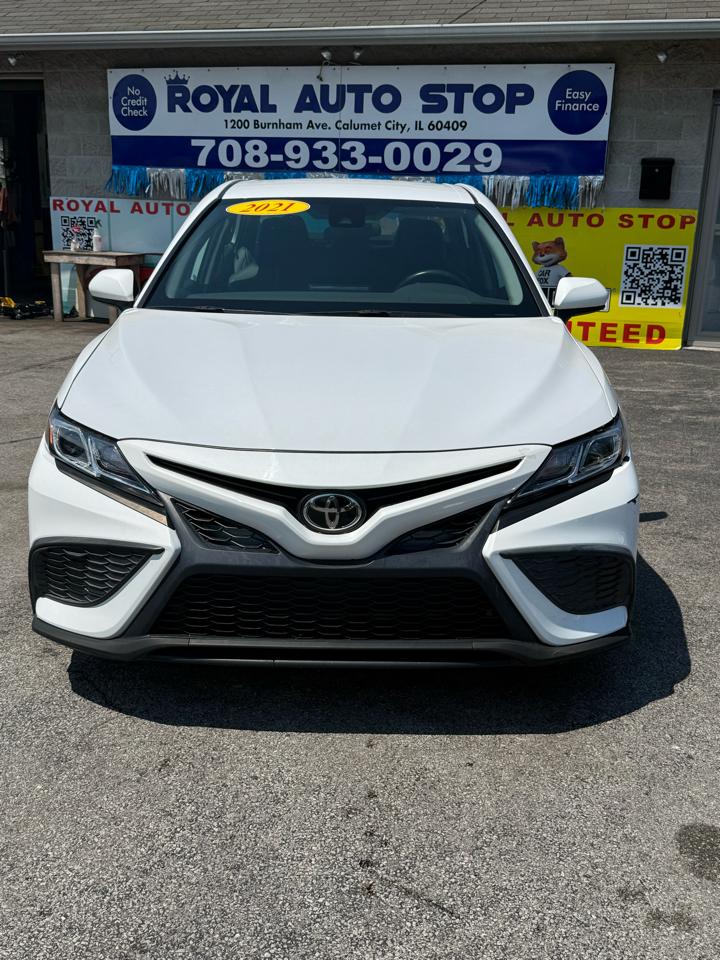 Toyota Camry SE 2021