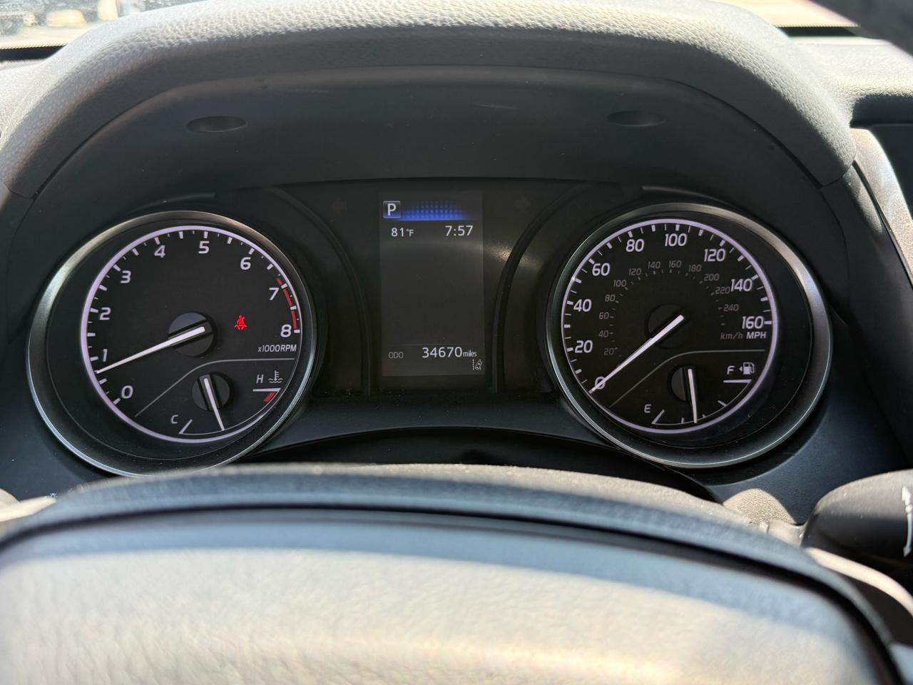 Toyota Camry SE 2021