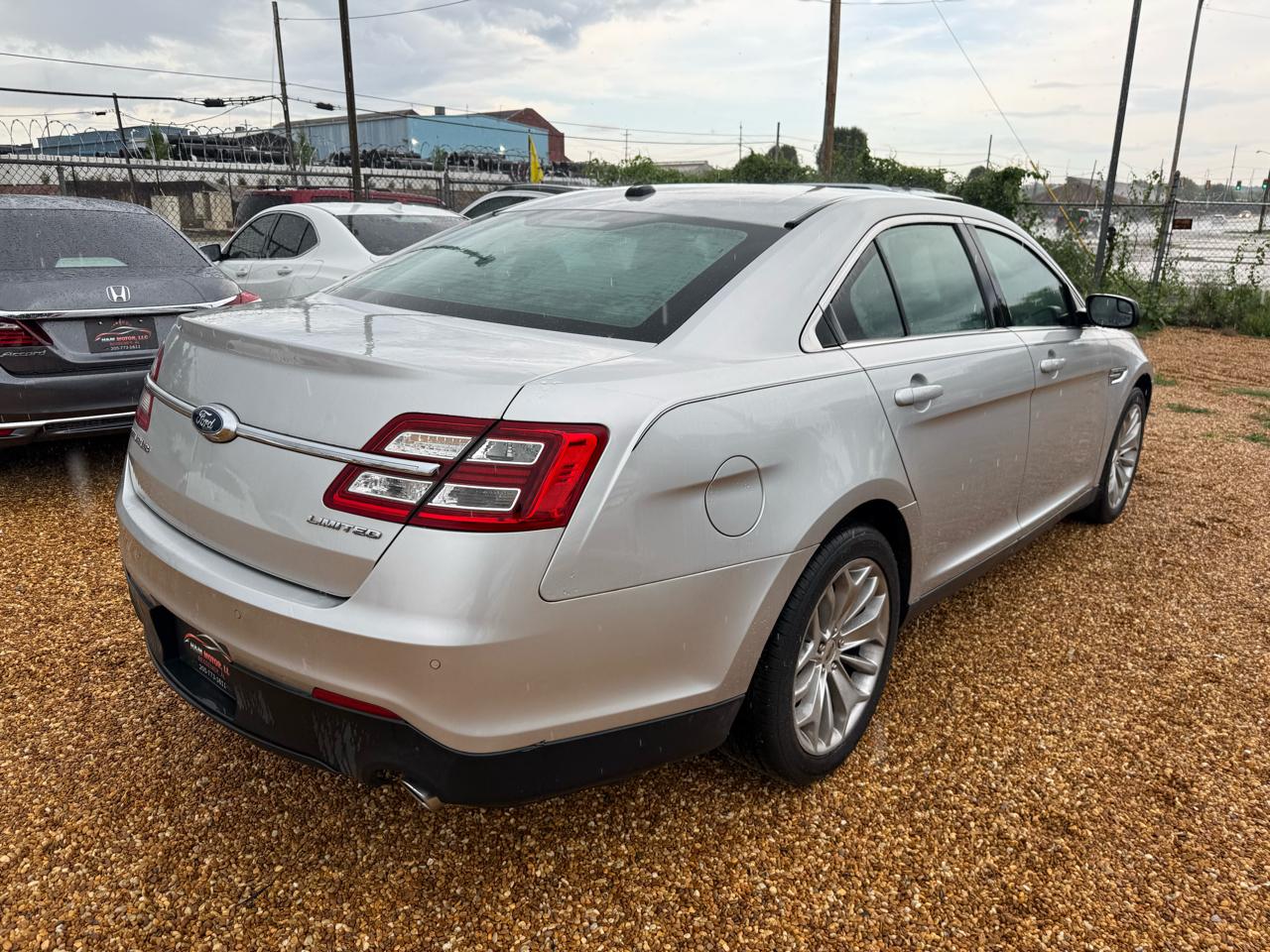 View vehicle photo 5