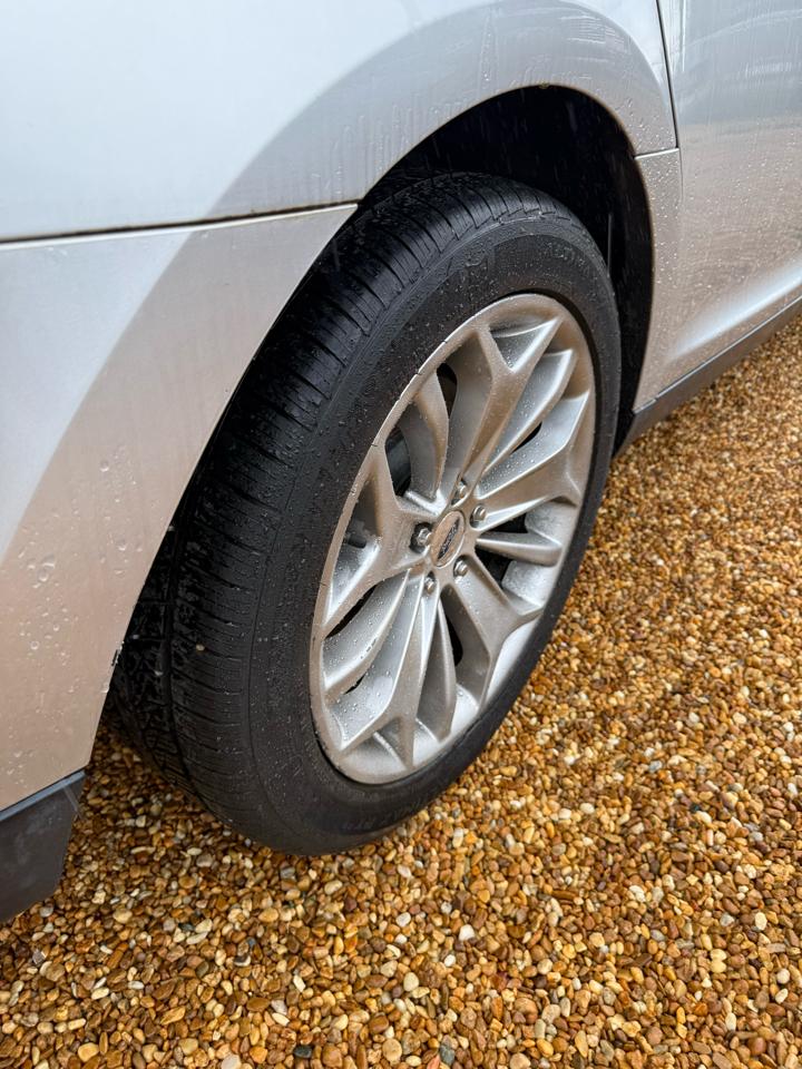 Ford Taurus Limited FWD 2016