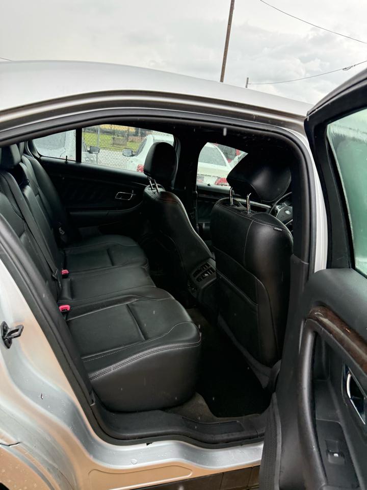 Ford Taurus Limited FWD 2016