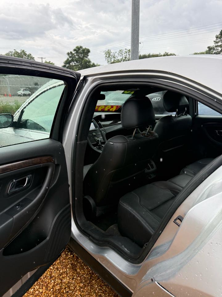 Ford Taurus Limited FWD 2016