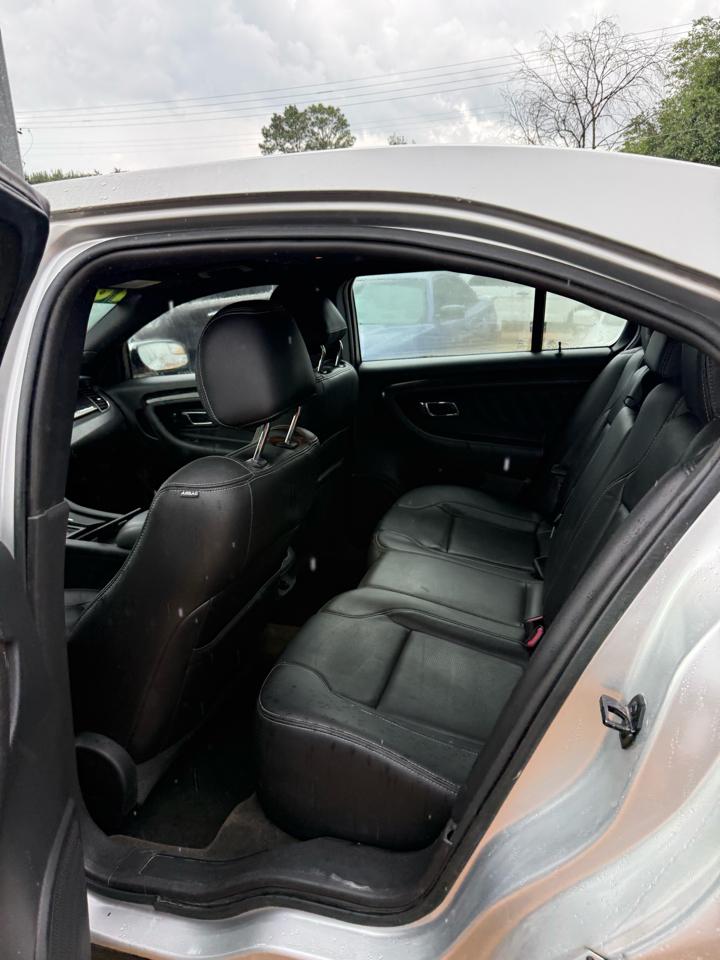 Ford Taurus Limited FWD 2016