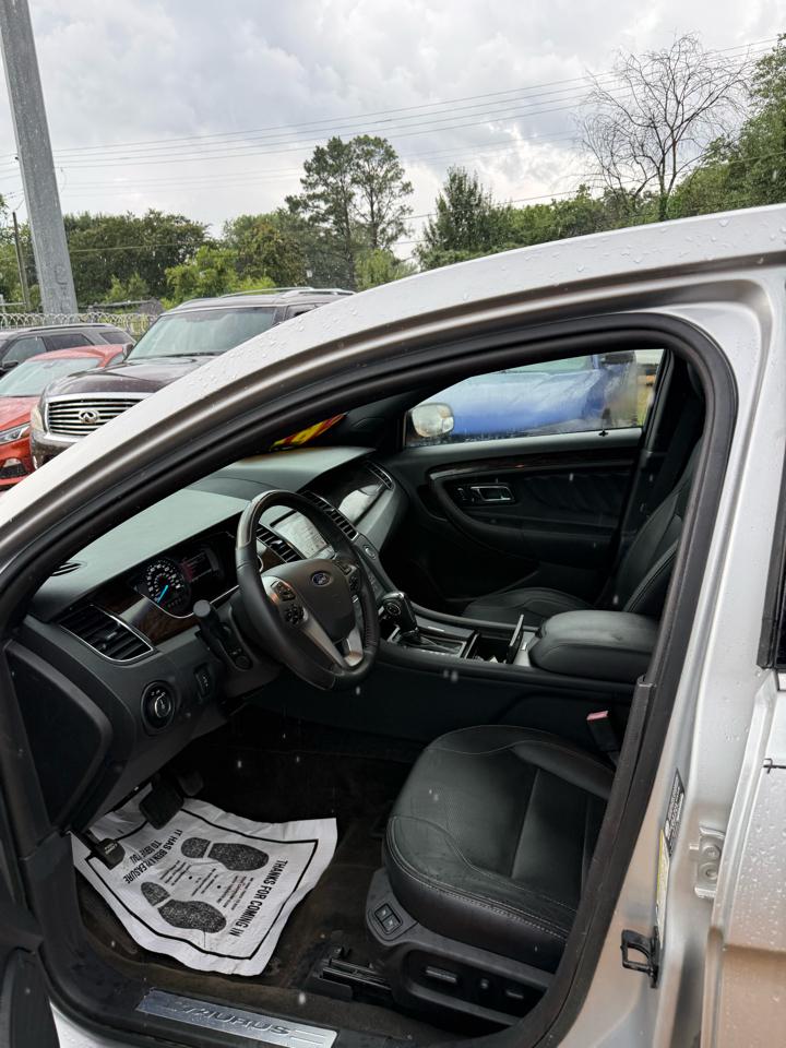 Ford Taurus Limited FWD 2016