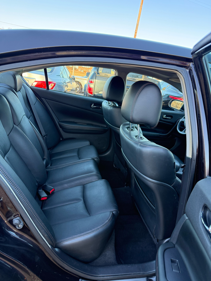 Nissan Maxima SV 2013