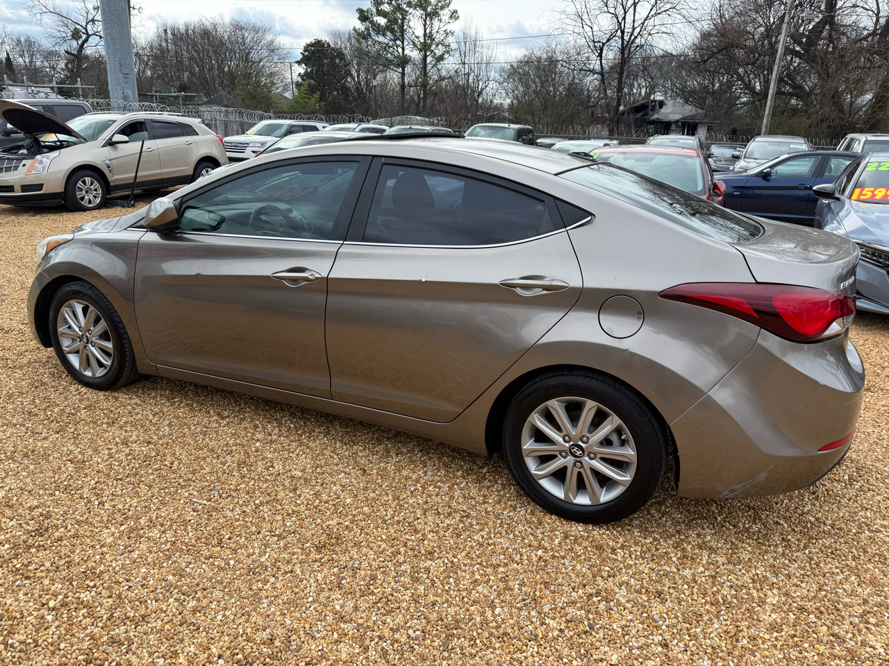 Hyundai Elantra SE 6AT 2015
