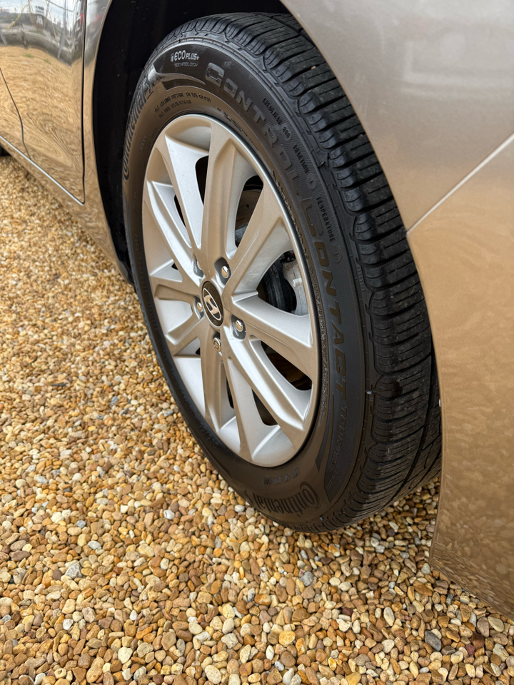 Hyundai Elantra SE 6AT 2015