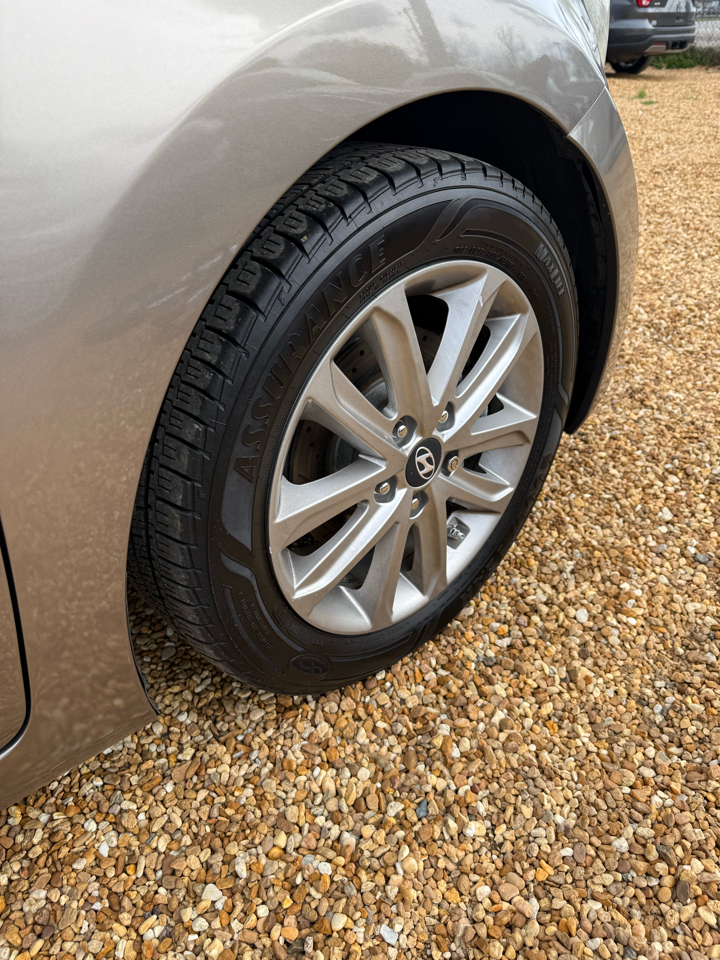 Hyundai Elantra SE 6AT 2015