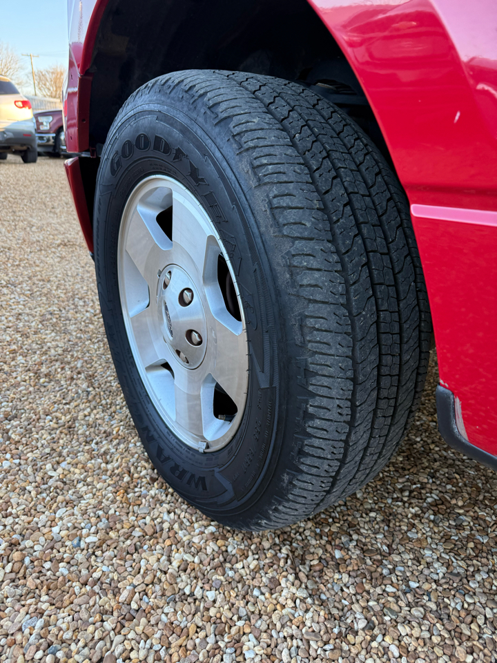 Ford F-150 STX 2WD 2006