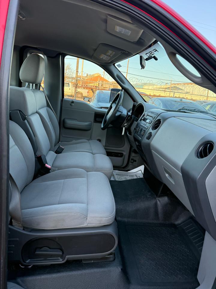 Ford F-150 STX 2WD 2006