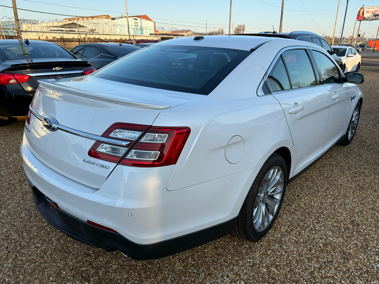 Ford Taurus Limited FWD 2013