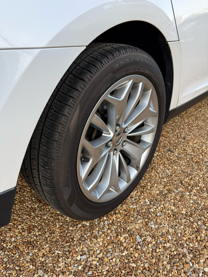 Ford Taurus Limited FWD 2013