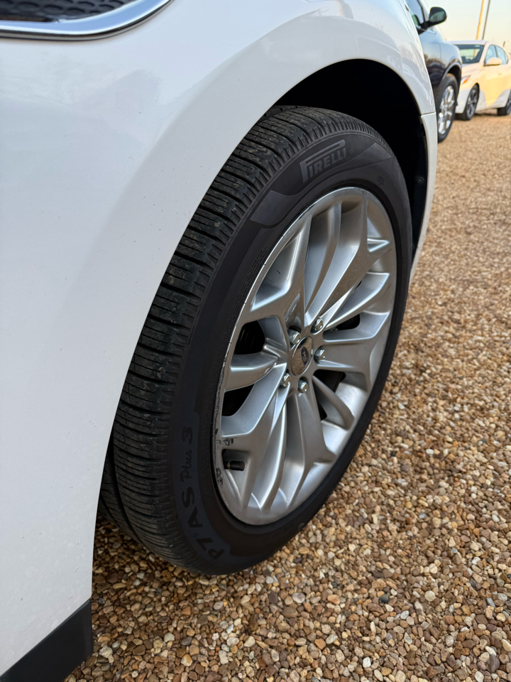 Ford Taurus Limited FWD 2013