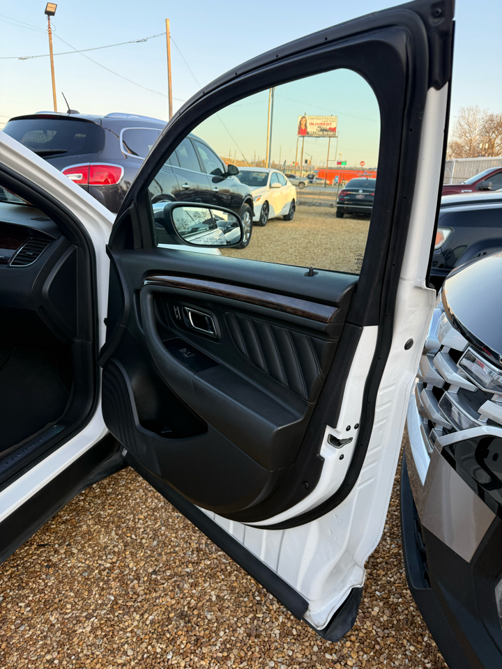 Ford Taurus Limited FWD 2013