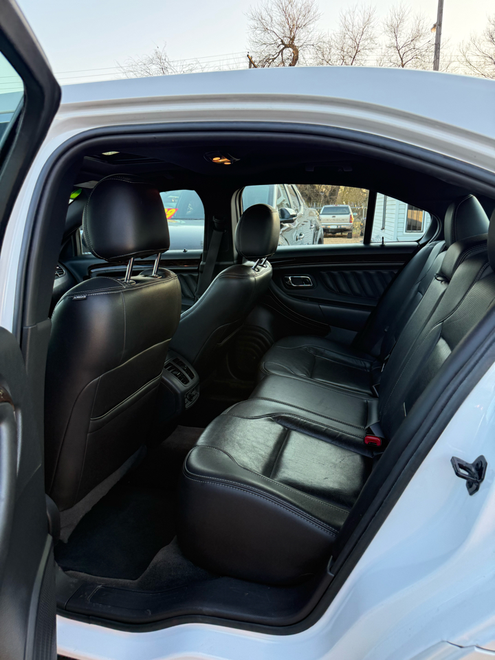 Ford Taurus Limited FWD 2013