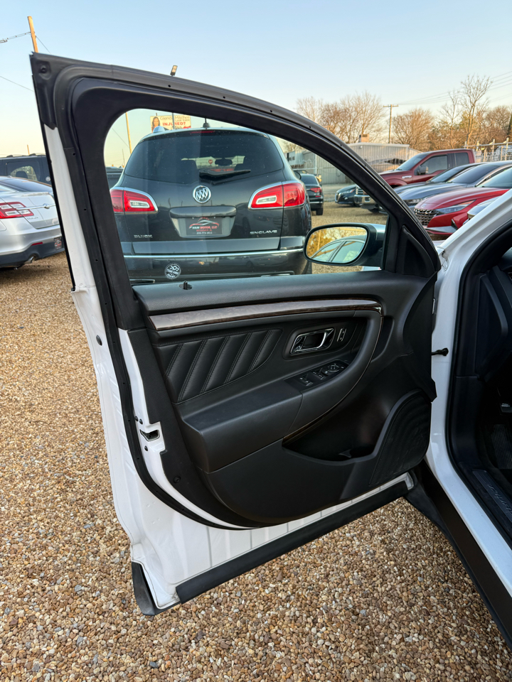 Ford Taurus Limited FWD 2013