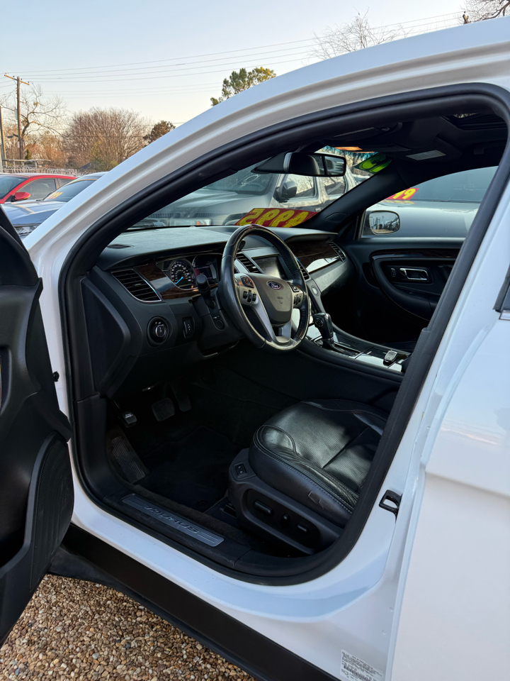 Ford Taurus Limited FWD 2013