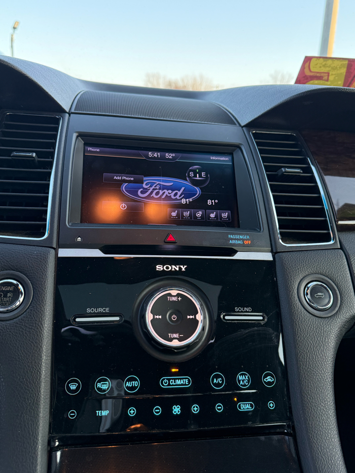 Ford Taurus Limited FWD 2013