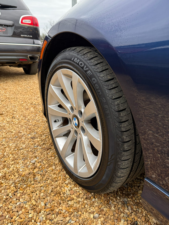 BMW 3-Series 328i SA 2011