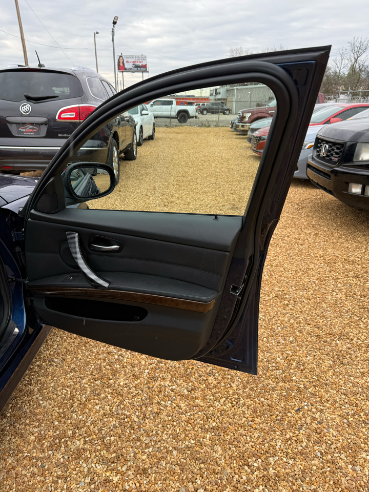 BMW 3-Series 328i SA 2011