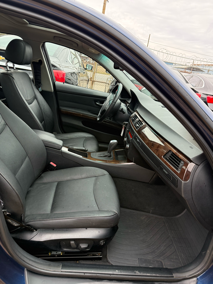 BMW 3-Series 328i SA 2011