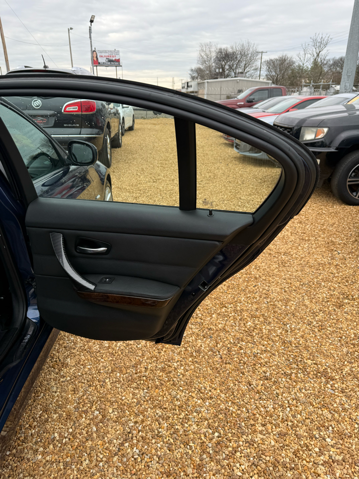 BMW 3-Series 328i SA 2011