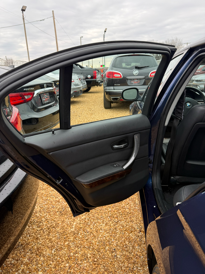 BMW 3-Series 328i SA 2011